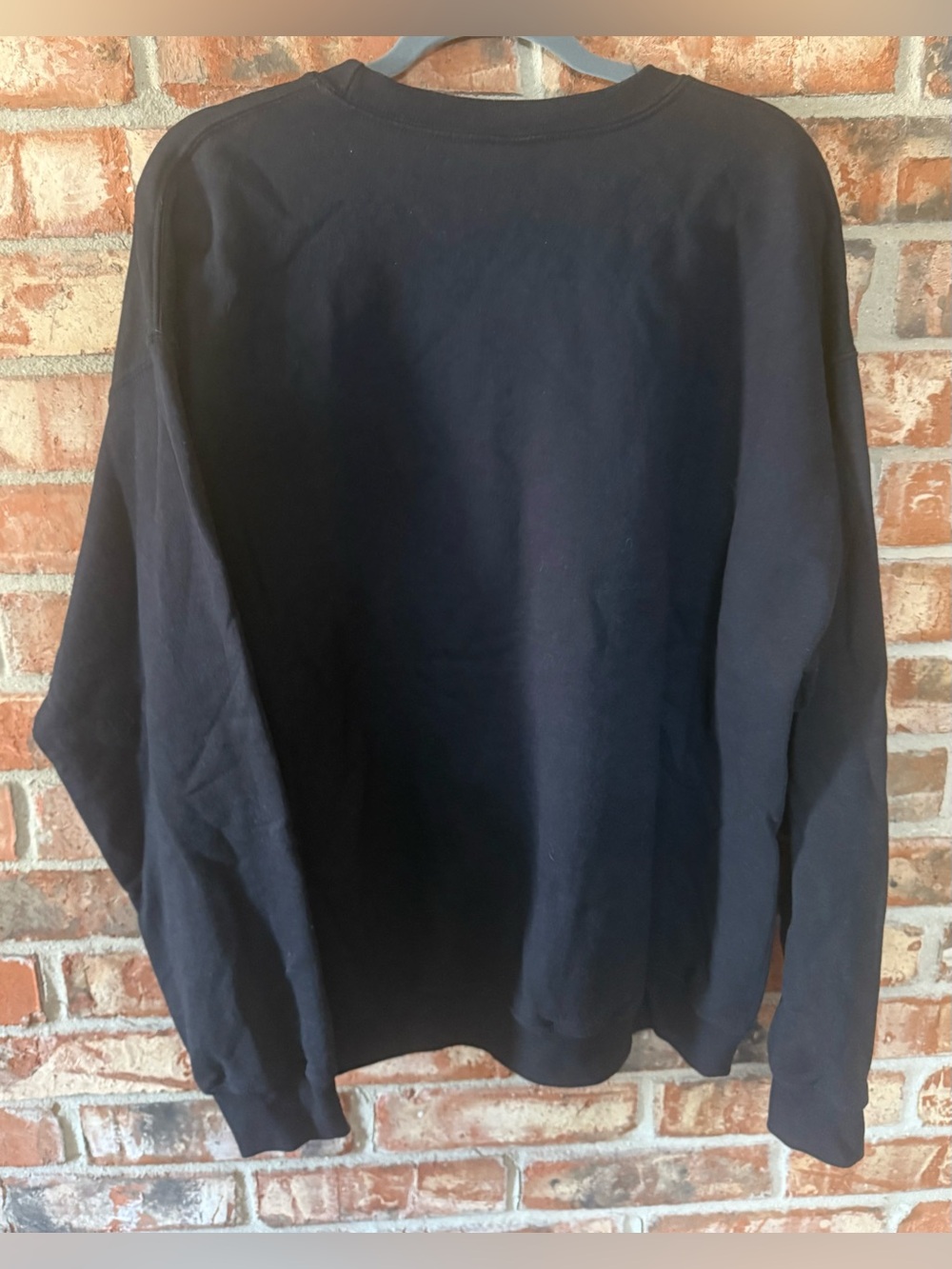 Gildan Black Crewneck Sweatshirt with Glitter metallic Hey Boo Graphic - Picture 4 of 8